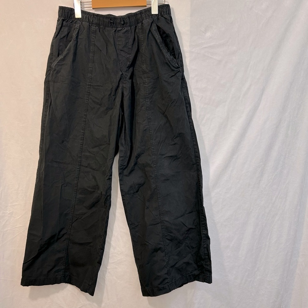 Zara Women’s pull on wide leg black pants. Size M